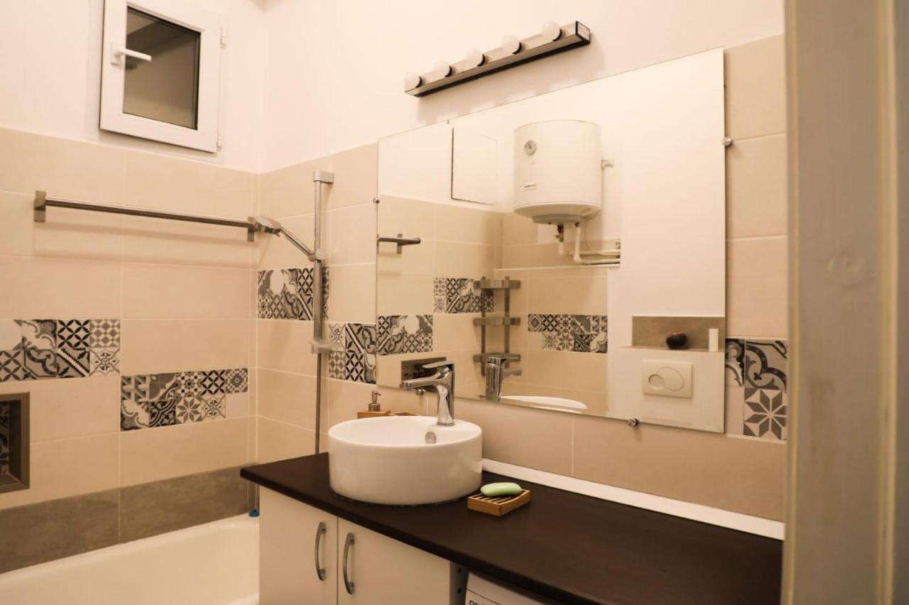 Ultracentral Cozy Apartment Near Old Town Bucarest Extérieur photo